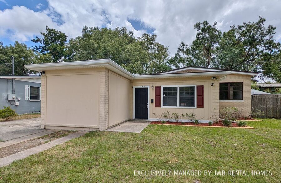 1243 Denaud St in Jacksonville, FL - Building Photo