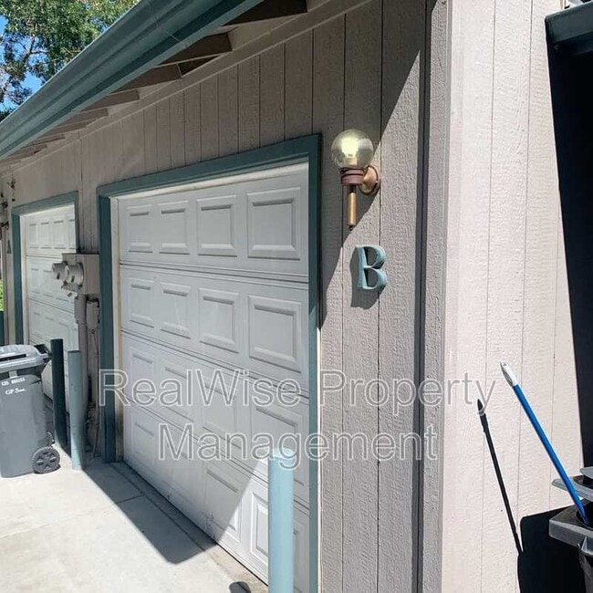 247 SW Rogue River Ave in Grants Pass, OR - Building Photo - Building Photo