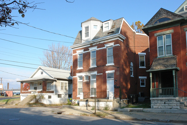 613 W Breckinridge St in Louisville, KY - Foto de edificio - Building Photo