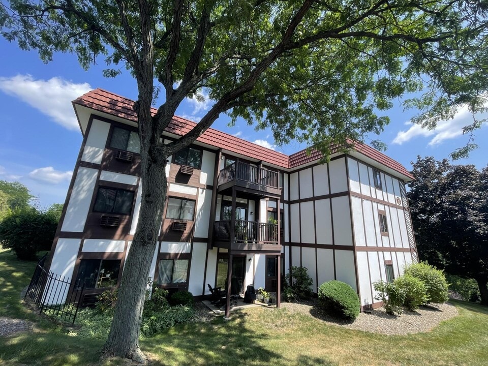 13 Skyline Dr in Fishkill, NY - Building Photo