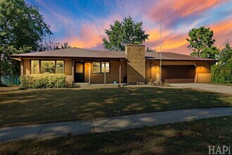 4012 Pleasant Valley Blvd in Rockford, IL - Building Photo - Building Photo