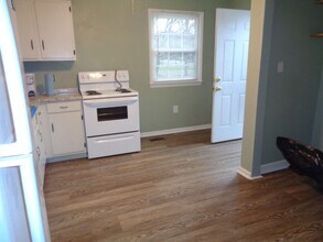 150 Sycamore Cir in Winston-Salem, NC - Building Photo - Building Photo