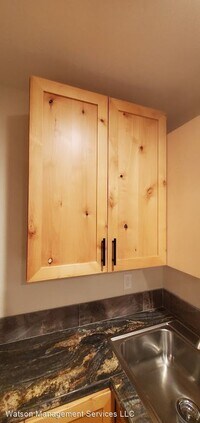 1914 SE Thurston St photo'