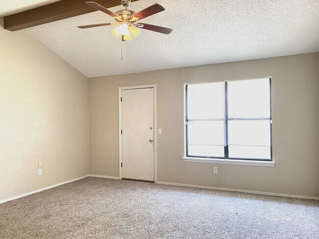 1120 SW 101st St in Oklahoma City, OK - Foto de edificio - Building Photo