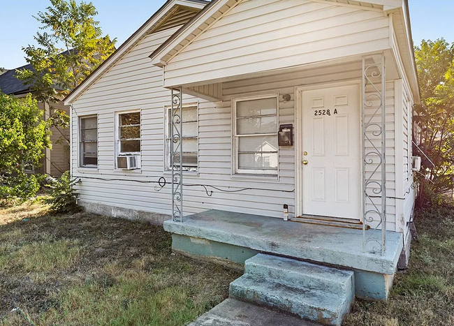 2528 McFerrin Ave, Unit A in Waco, TX - Foto de edificio - Building Photo