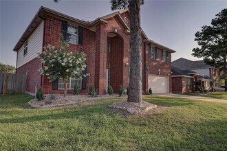 10807 Oak Bayou Ln in Houston, TX - Foto de edificio - Building Photo