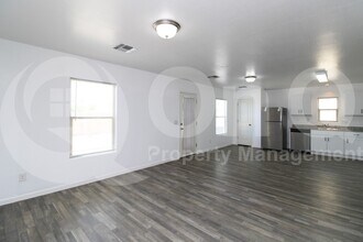 822 N Navajo Ln in Coolidge, AZ - Building Photo - Building Photo
