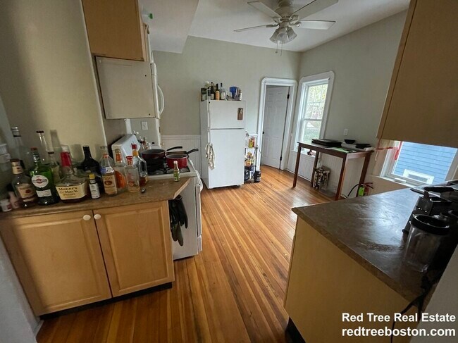 39 Hall Ave, Unit 2 in Somerville, MA - Building Photo - Building Photo