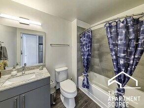 2340 N California Ave in Chicago, IL - Building Photo - Building Photo