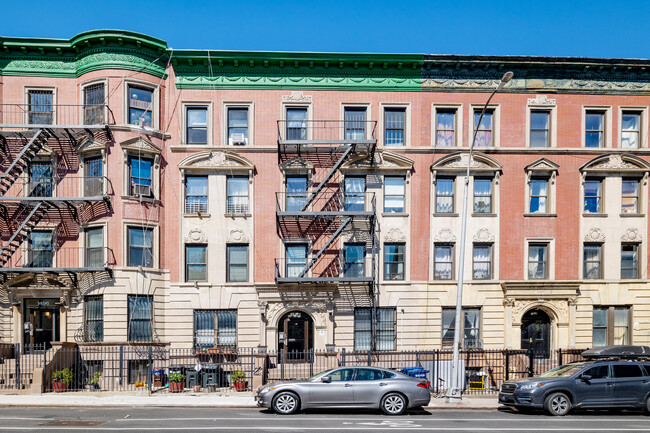 1492 Bedford Ave in Brooklyn, NY - Foto de edificio - Building Photo