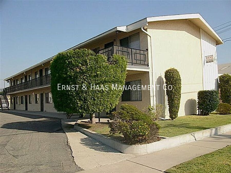 9119 Rose St in Bellflower, CA - Building Photo