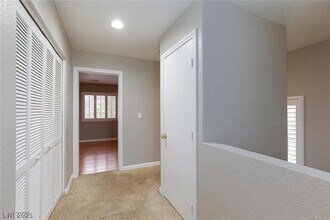 9909 Calabasas Ave in Las Vegas, NV - Building Photo - Building Photo