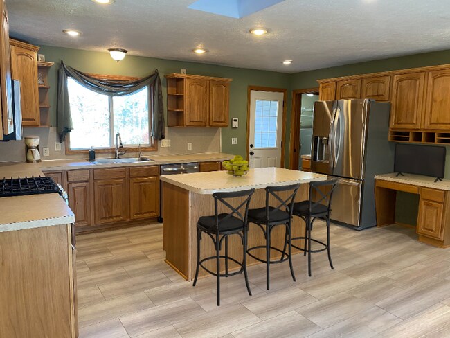 7020 Whitneyville Ave SE in Alto, MI - Building Photo - Building Photo