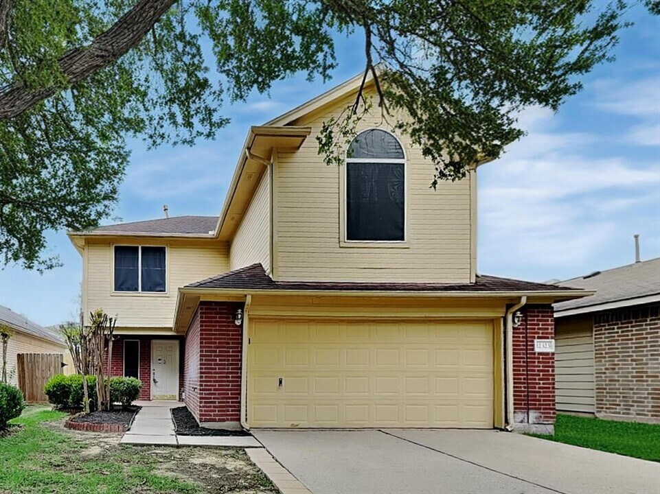 12323 Westlock Dr in Tomball, TX - Building Photo