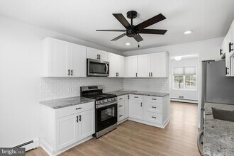 29 Rolling Ln in Hamilton Township, NJ - Building Photo - Building Photo