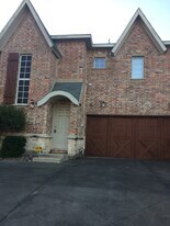 2145 Parkview in Carrollton, TX - Building Photo