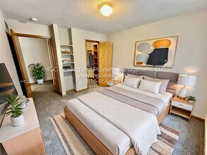 512 Andypaul Ct in Raymore, MO - Building Photo - Building Photo