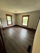 549 Pine St in Meadville, PA - Building Photo