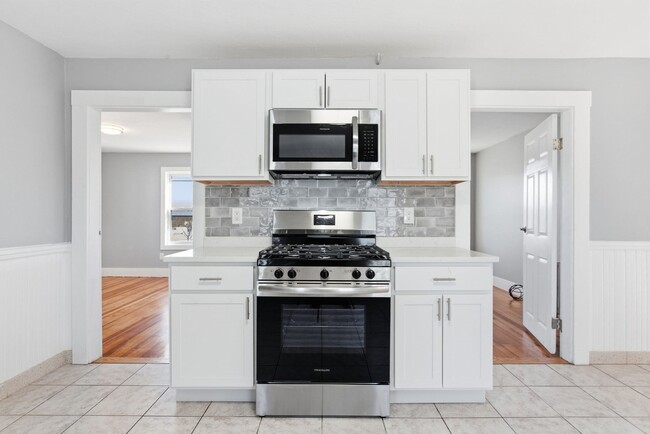 5 Atwood Ave, Unit 1-2-3 in Norwood, MA - Building Photo - Building Photo