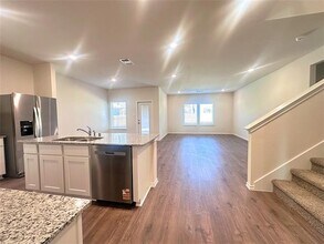 728 Pineywood Trl in Princeton, TX - Foto de edificio - Building Photo