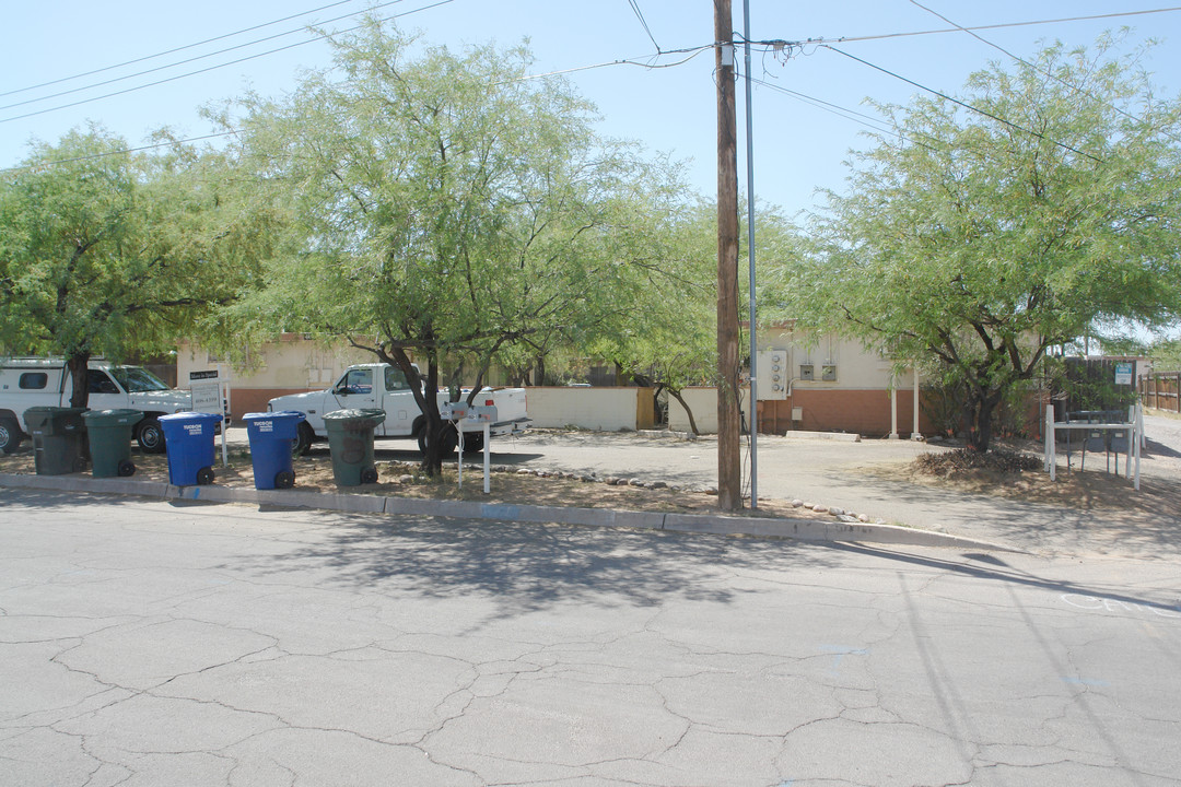 Delano 4Plex in Tucson, AZ - Building Photo