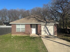 8355 Lake Anna Dr in Dallas, TX - Building Photo