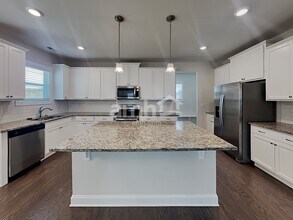 101 Great Arbor Ct in Youngsville, NC - Building Photo - Building Photo