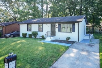 2311 Wintergreen Pl in Durham, NC - Building Photo - Building Photo