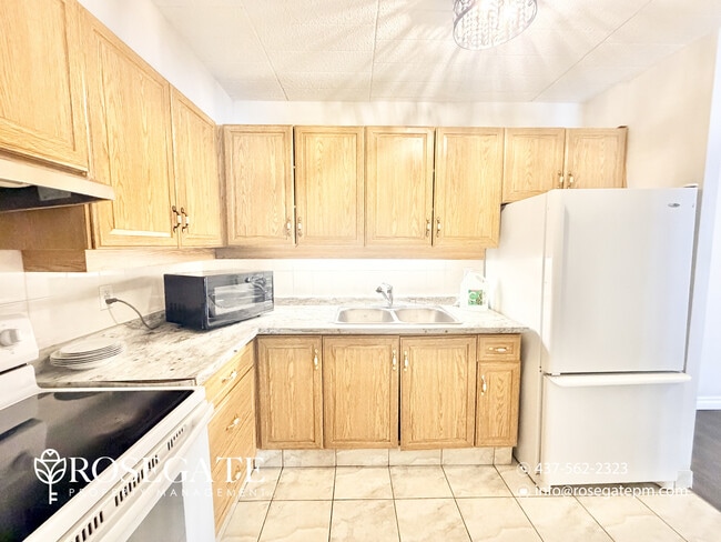 71 Vanier Dr in Kitchener, ON - Building Photo - Building Photo