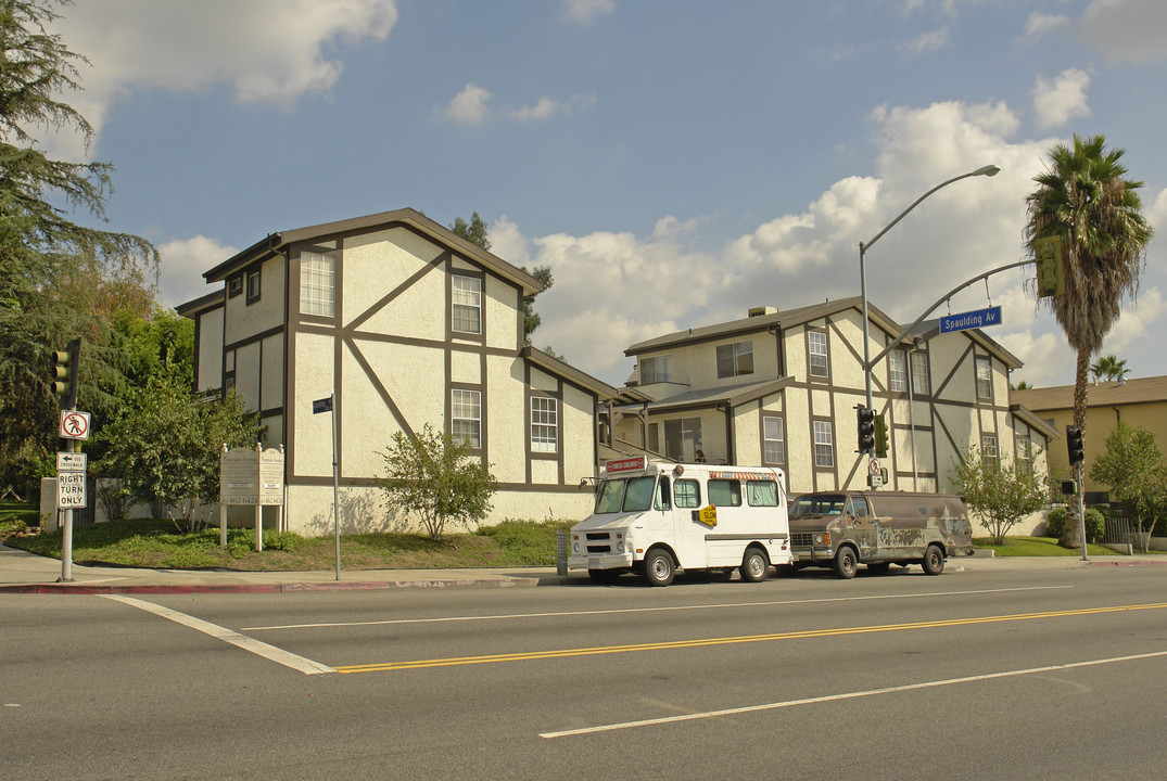 7665 Fountain Ave in Los Angeles, CA - Building Photo