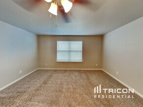 921 Mallorie Ln in Ferris, TX - Building Photo - Building Photo