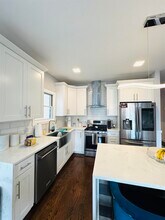 114 Bleecker St in Jersey City, NJ - Building Photo - Building Photo