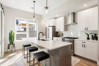 8220 E 36th Ave, Unit 22 in Denver, CO - Building Photo - Building Photo