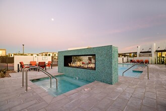 Sonoran Row Townhomes in Phoenix, AZ - Building Photo - Building Photo