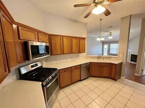 218 Grand Isle Dr in Round Rock, TX - Building Photo - Building Photo