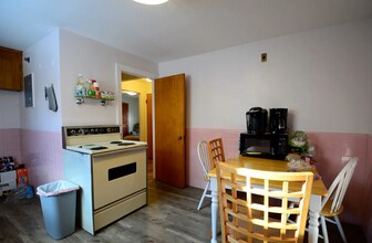 16 Caltha Rd, Unit 16 in Boston, MA - Foto de edificio - Building Photo