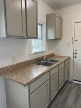 2202 Cincinnati Ave, Unit 2202 in San Antonio, TX - Foto de edificio - Building Photo