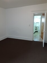 83 Main St, Unit 83MainSt.Apt.2-E in Westfield, MA - Building Photo - Building Photo