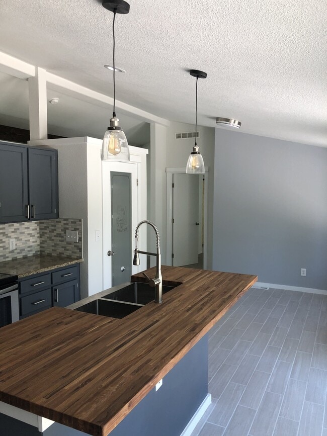 54855 Deer Run Rd in Bend, OR - Building Photo - Building Photo