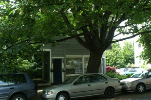 535 Federal Ave E in Seattle, WA - Foto de edificio - Other