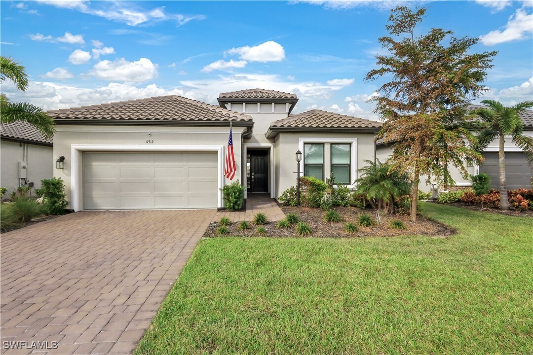 11912 Noveli Ct in Ft. Myers, FL - Building Photo