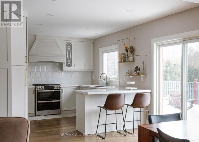 10 Thicketwood Blvd in Whitchurch-Stouffville, ON - Building Photo - Building Photo