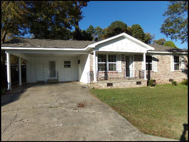 9010 W Markham St in Little Rock, AR - Foto de edificio - Building Photo