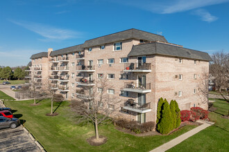 1000 S Lorraine Rd in Wheaton, IL - Building Photo - Primary Photo