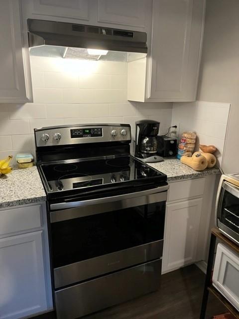 8906 Freeland St photo'