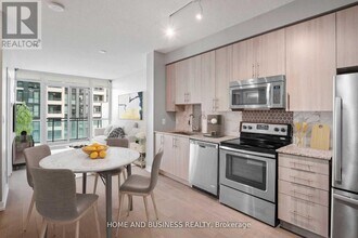 4099 Brickstone Mews in Mississauga, ON - Building Photo - Building Photo