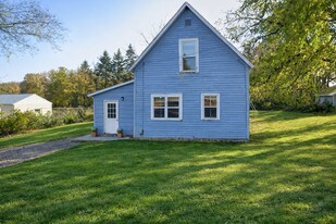 1002 Lindoo Ave E in Ladysmith, WI - Building Photo