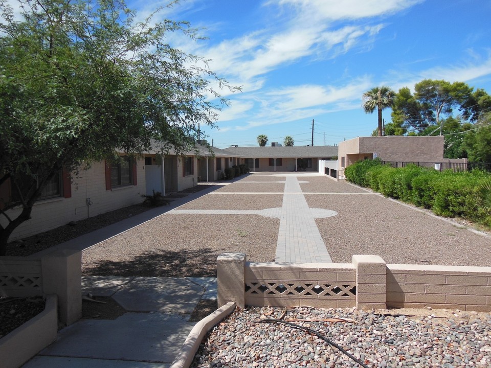 2536 N 53rd St in Phoenix, AZ - Building Photo