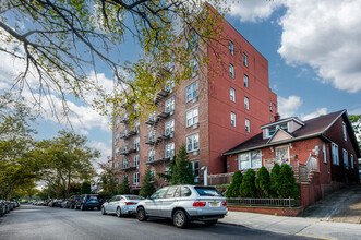 50-22 40th St in Sunnyside, NY - Building Photo - Building Photo