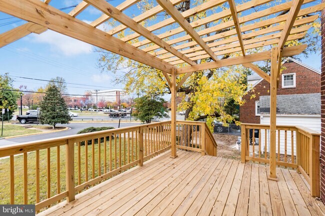 property at 4100 Roanoke Rd